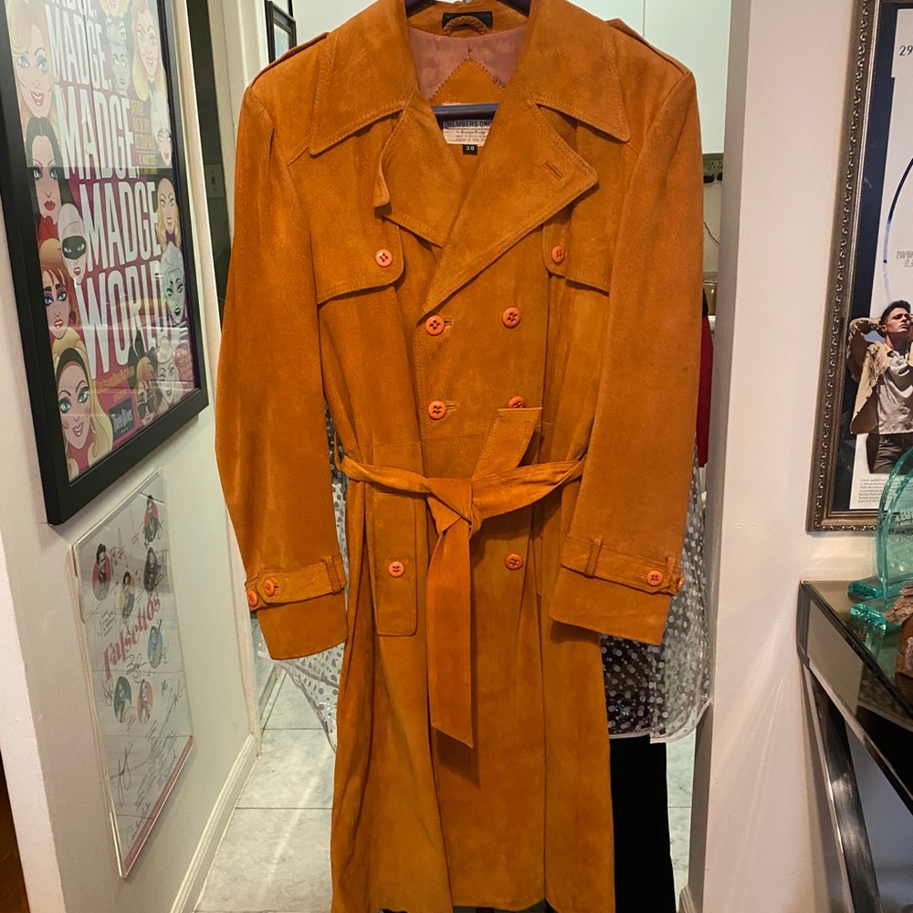 Vintage 1970’s Members Only Orange Suede Coat - Picture 5 of 15